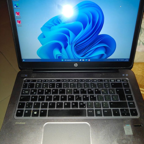 HP EliteBook Folio 1040 G1 laptop used, Intel Core i5, 8GB RAM, Windows 11