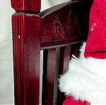  Συλλεκτικός Vintage  Άγιος Βασίλης '80s,  σε ξύλινη λουστραρισμένη καρέκλα, από κεραμικό και ύφασμα.