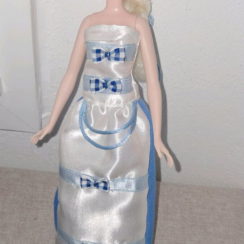 Hasbro Frozen Elsa doll with handmade dress
