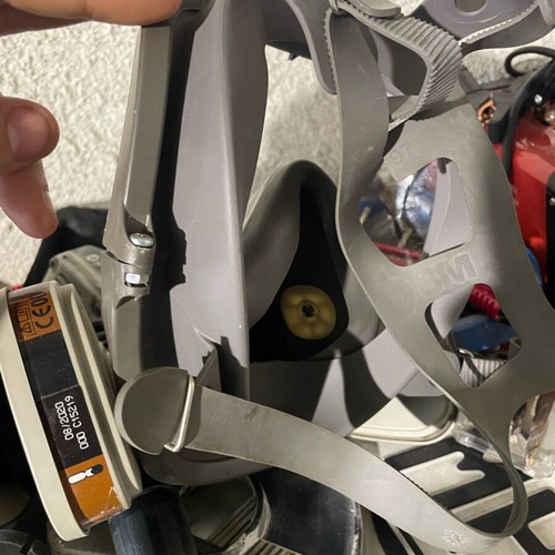 3M6800 mask like new