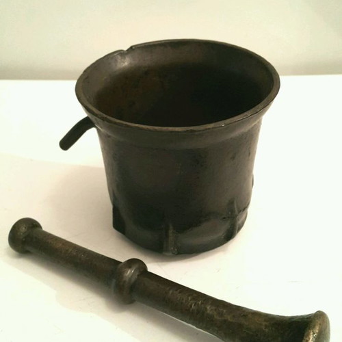 Bronze mortar used vintage, height 11cm