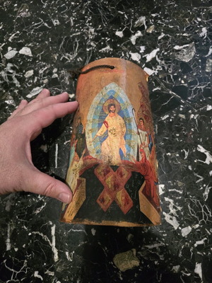 Religious icon used on tile depicting the Resurrection of Christ