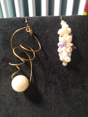 Earrings set of three pairs with pearls, rose quartz and chrysolite