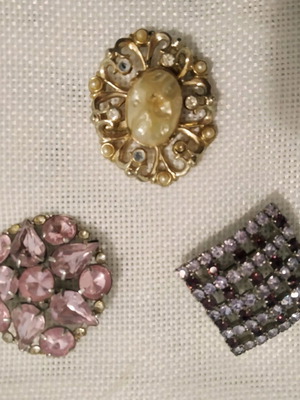 Vintage pins with semi-precious stones like new, set of 3