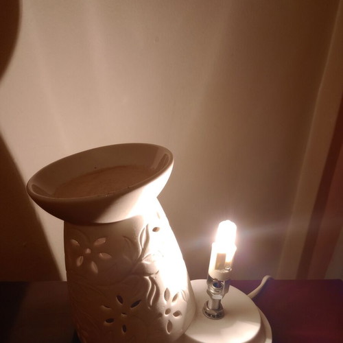 Room fragrance device for wax melts