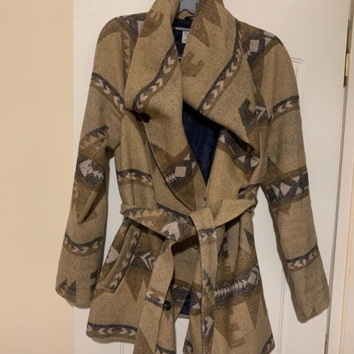 Italian coat like new, size 40, multicolored with unique design