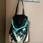Fullah Sugah beach bag used with zipper and large capacity