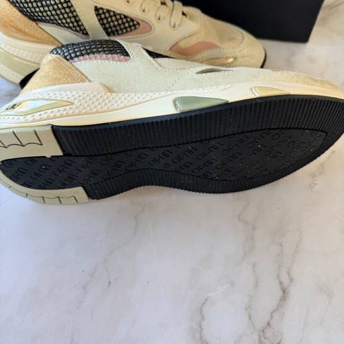 Liu Jo women's athletic shoe size 40 like new, multicolor