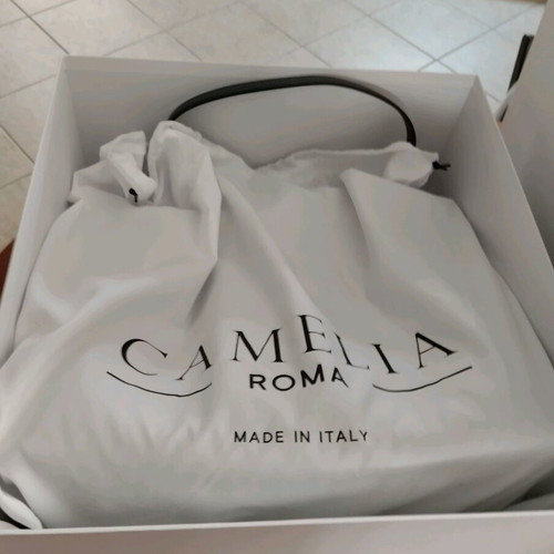 Camelia leather bag Italy new, graphite color