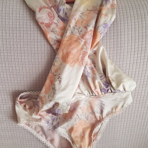 Madame Shou Shou swimsuit size Small like new, white multicolor