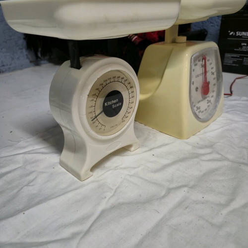 Analog kitchen scales set of 2 like new