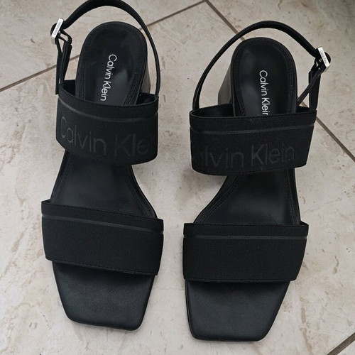 Calvin Klein black sandals with low heel like new, size 37