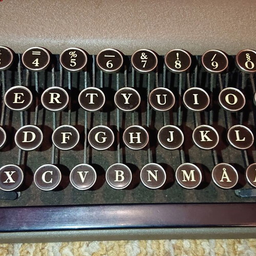 Corona Zephyr typewriter used, collectible vintage model