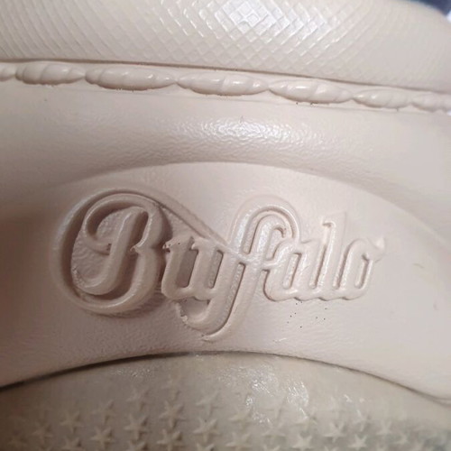 Buffalo sneaker cream/black like new, size 37