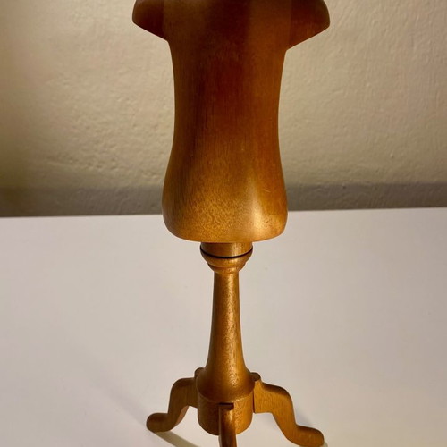 Wooden jewelry stand bust new