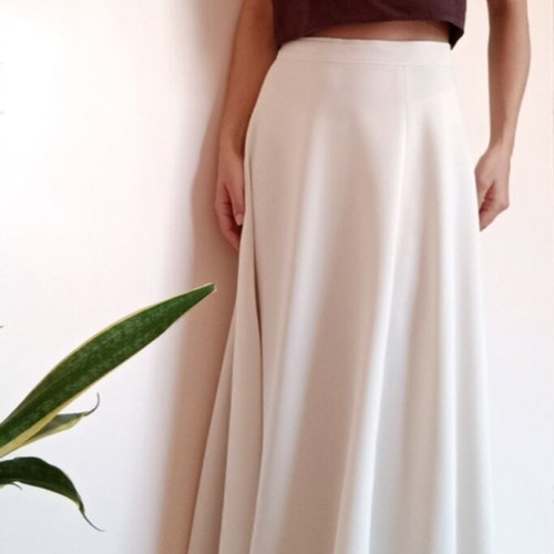 Midi crepe skirt ivory like new, size S