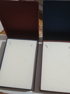 Necklace cases new, set of 2