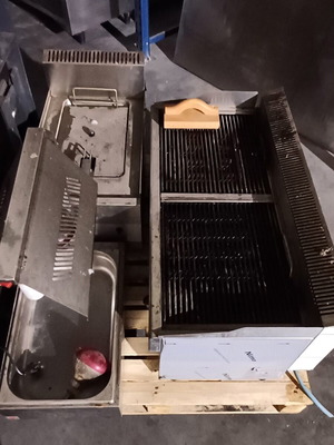 Gas Grill V-20 with Fryer FL-101 and Hot-Kon Lamp used