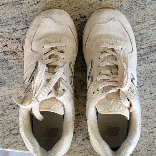 New Balance women's athletic shoes used, beige, size 39