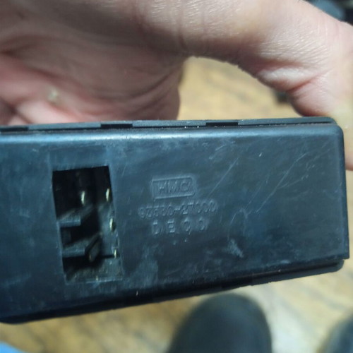 Window button for Hyundai Coupe used, 93580-27000