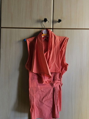 BSB coral blouse like new, size S
