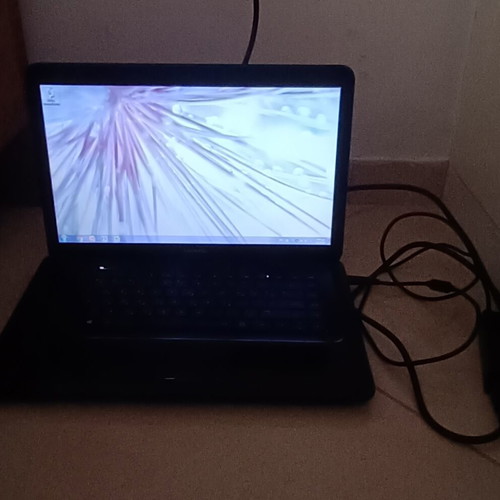 Compaq CQ58-200EV laptop like new with 15.6" screen and Windows 7