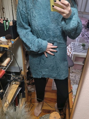 Pullover Large petrol, long, very soft, like new Pink Woman