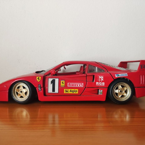 Burago Ferrari F40 1987 μινιατούρα αγωνιστικού αυτοκινήτου 1:18 κλίμακα