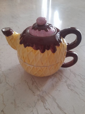 Cup with teapot set, dessert-shaped