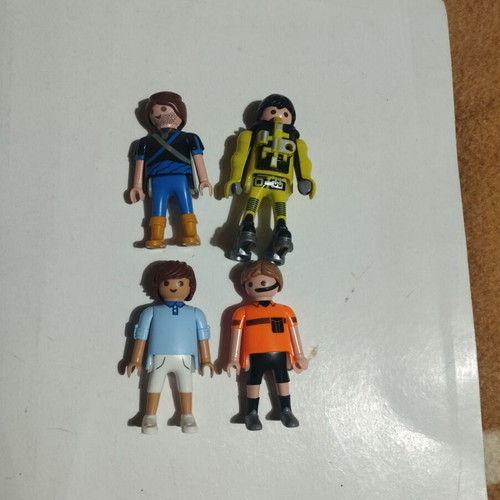 Playmobil figures used, pack of 28 pieces