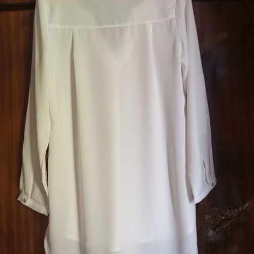 White airy long shirt with V neckline