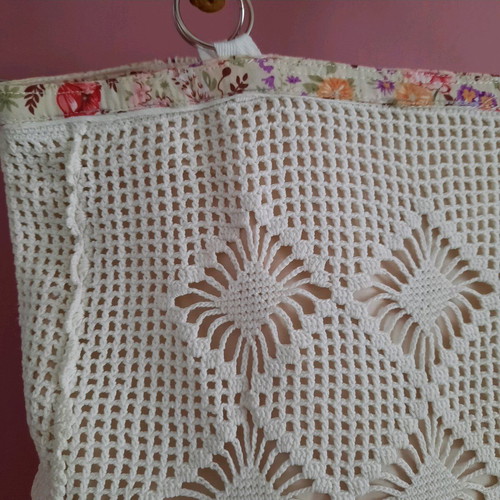 Handmade white crochet handbag like new with bamboo handles