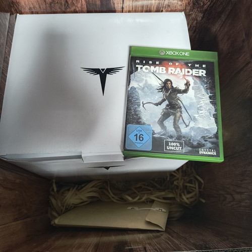 Rise of the Tomb Raider Collector's Edition Xbox One used