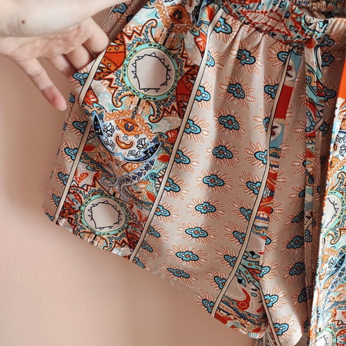 Summer set with short-sleeve kimono and elastic shorts like new, beige and orange