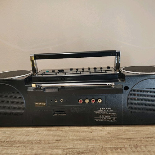 Sanyo M7740l Mini Boombox used, radio cassette working