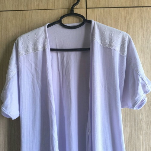 Women's robe like new with belt, purple