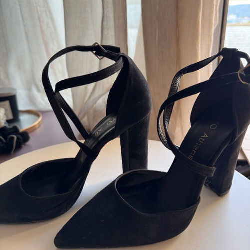 Black pumps size 37 like new