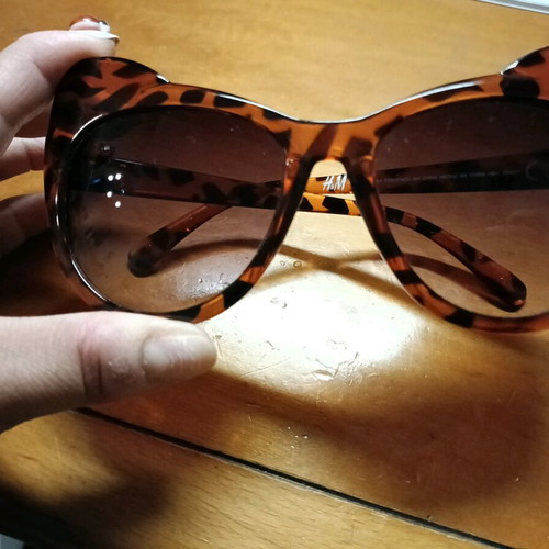 Cat's eyes sunglasses used, tortoise style, H&M