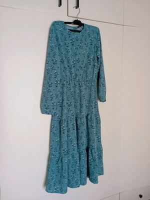 Sinsay small spring floral dress like new, multicolor