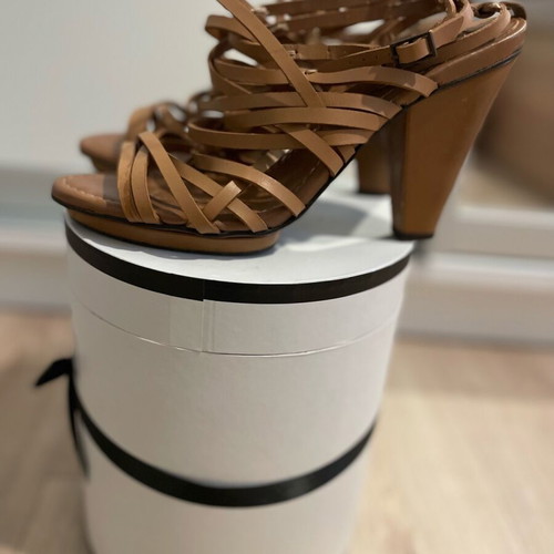 Zara sandals used brown size 39