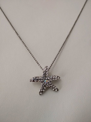 Necklace with starfish pendant new, silver chain with white rhinestones
