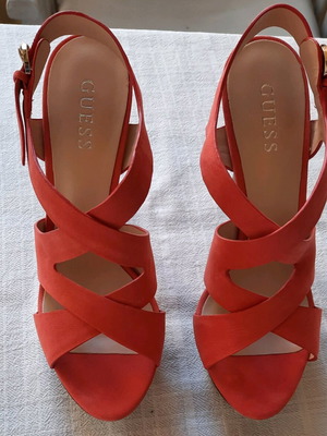 Πέδιλα Guess ψηλοτάκουνα, νούμερο 39, καινούργια, κοραλλί