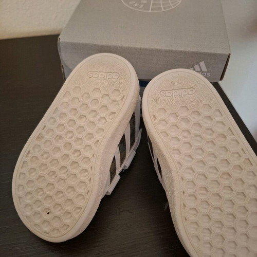Adidas No20 sneakers like new