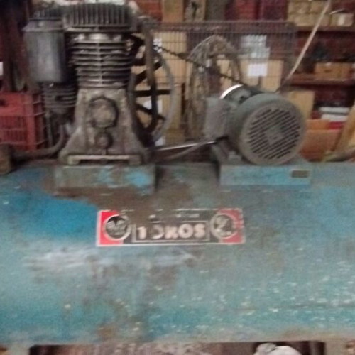 Συγκρότημα ηλεκτροστατικής βαφής πούδρας μεταχειρισμένο, με αεροσυμπιεστή Toros