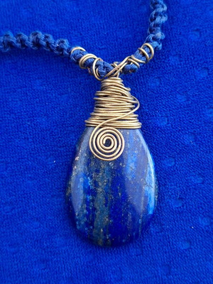Handmade necklace with Lapis Lazuli stone and brass