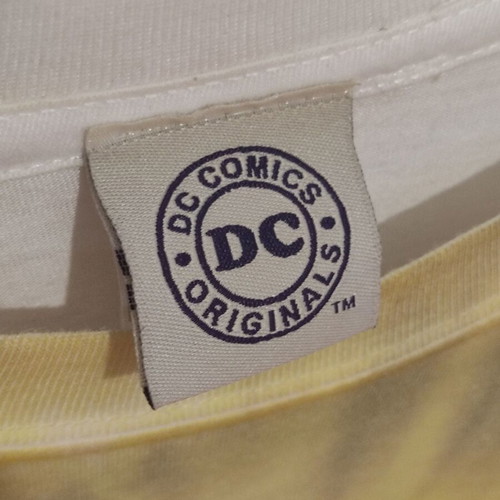 DC universe yellow lantern t-shirt size medium final price