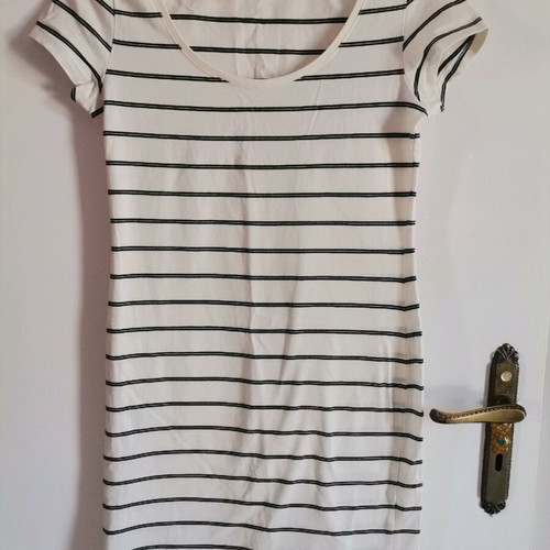 HNM dress size Small with black stripes like new