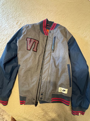 LeBron James Nike jacket XL blue like new