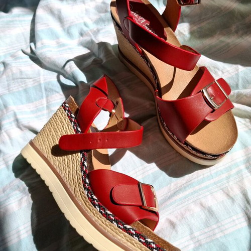 Alta Moda red platform sandals like new, size 41