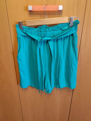 Zara green shorts new, size L, viscose with elastic waist